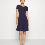 Anna Field kvinner jersey kjole maritim blå P266L105