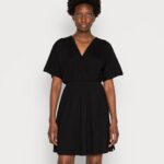 Anna Field kvinner jersey kjole svart P266L159