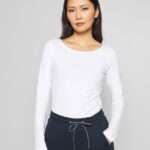 Anna Field kvinner langermet topp hvit P266L571