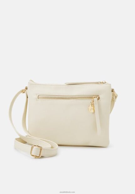 Anna Field kvinner off white på tvers av kroppsvesken P266L2540