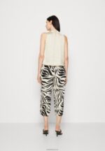 Anna Field kvinner topp off-white P266L408 - Bilde 3