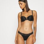 Anna Field kvinner 10 ps bomull og blonder string thong svart P266L1011